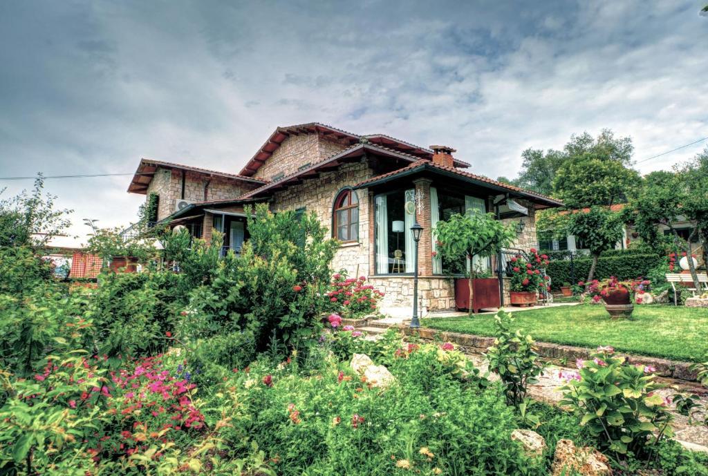 B&B Villa Garden ซาตูร์เนีย ภายนอก รูปภาพ